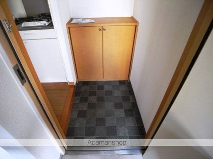 サンシャルム万代601の玄関