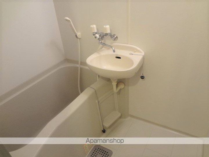 レオパレストルネードの風呂