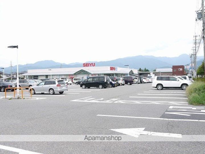 サニーウエルの周辺