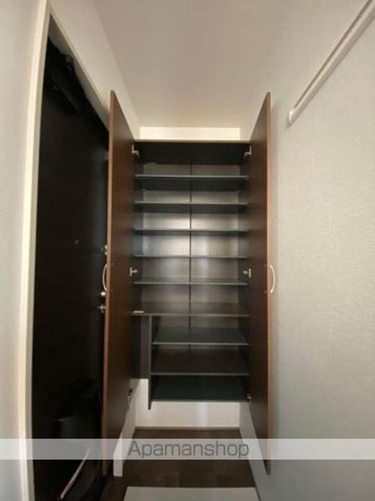 香川県高松市牟礼町大町の賃貸アパートの玄関