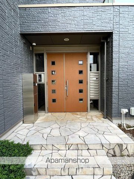 オーガスタ・スクウェアの外観