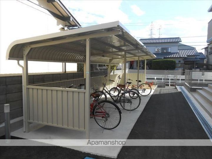 岡山県岡山市北区東花尻の賃貸アパートの外観