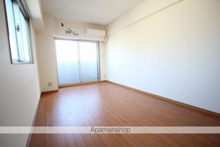 メルベーユアルテナ203の居間