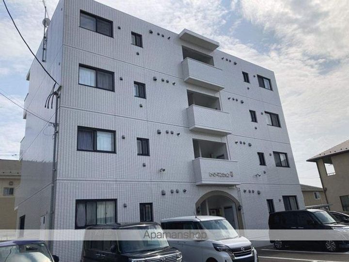 ヒーローマンション明102の外観