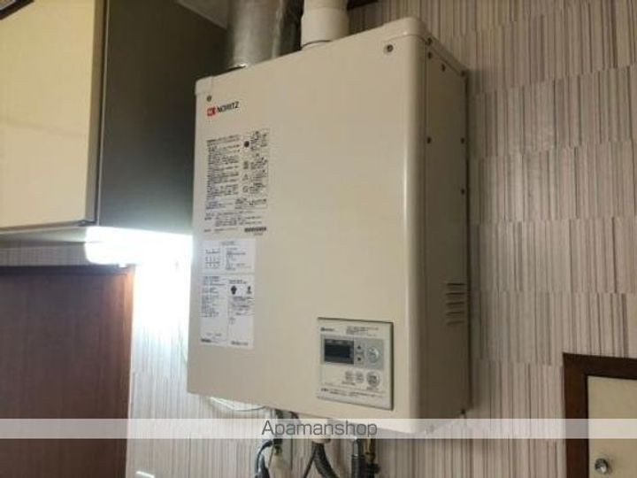 ハイツ74203の玄関