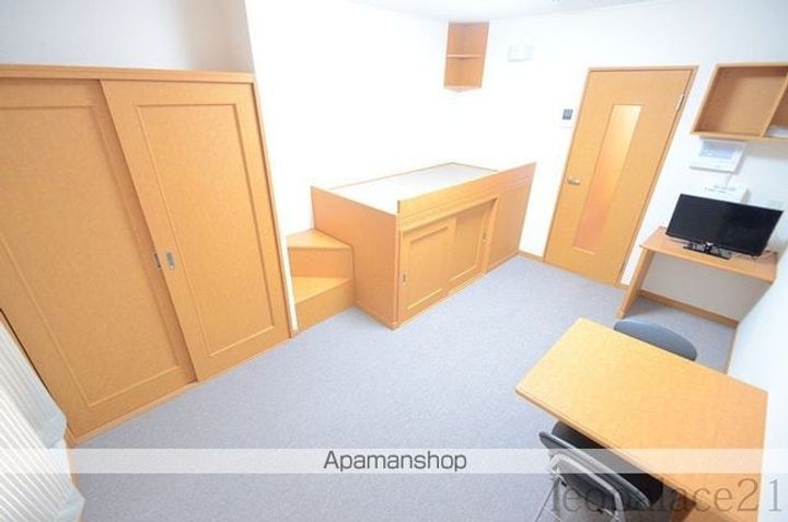 レオパレスPRESIDENT202の居間