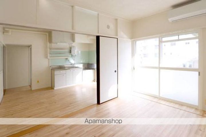 ビレッジハウス白河1号棟306の居間