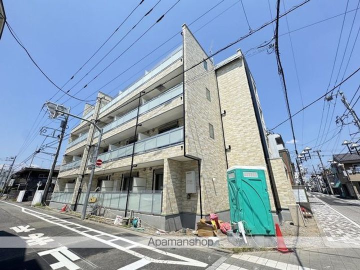 東京都福生市本町の賃貸マンションの外観