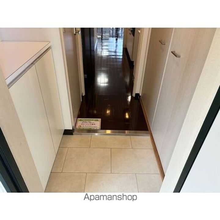 プレシャス代官の玄関