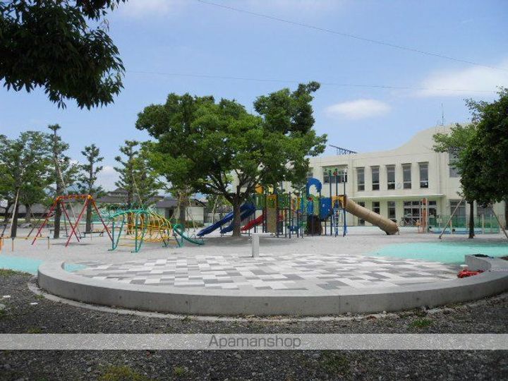 新富町セゾンヴェール103の周辺