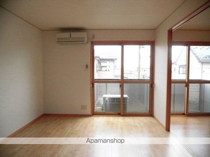 ボヌール中野B201の居間