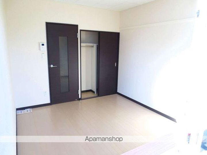 レオネクストティアナ花園の居間