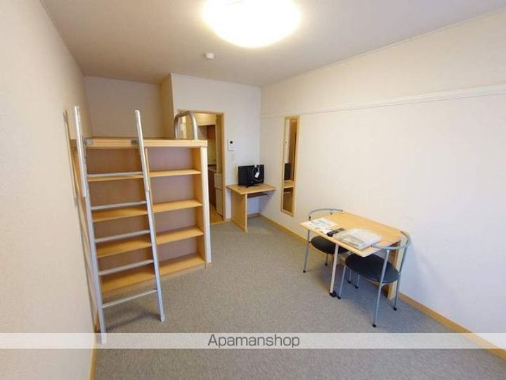 レオパレスエターナルⅠの居間