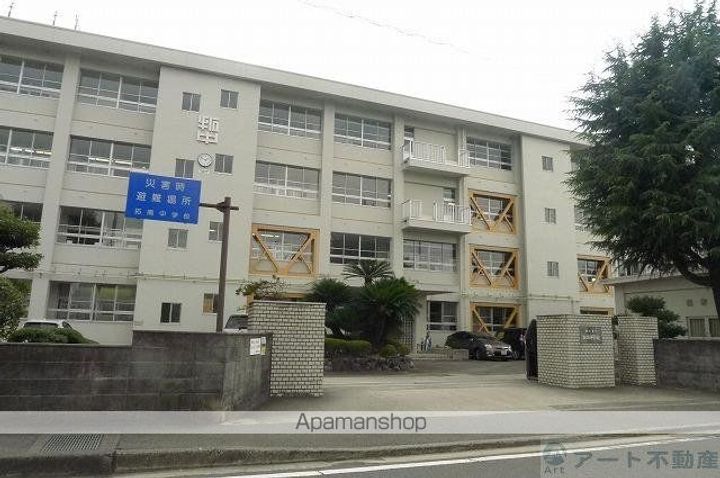 コーポ万亀 B棟の周辺