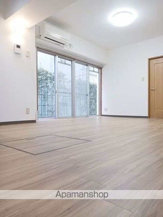 メゾン ドゥ 相生町の居間