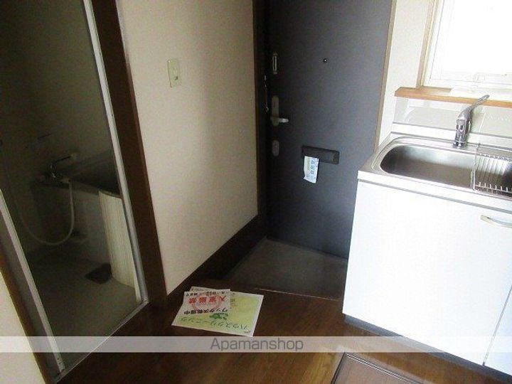 エストワン本町105の玄関