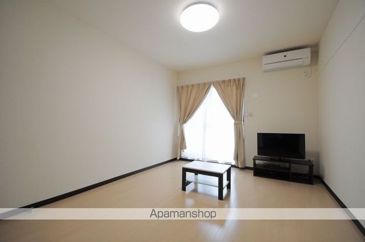 レオネクスト八木町の居間