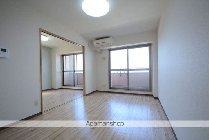 グランツ仁崎203の居間