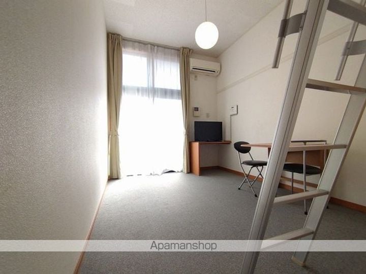 レオパレスCANDYの居間