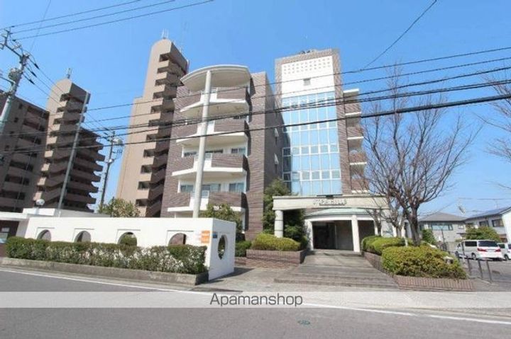 香川県高松市鶴市町の賃貸マンションの外観