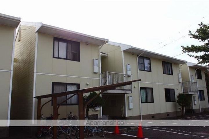 香川県高松市屋島西町の賃貸アパートの外観