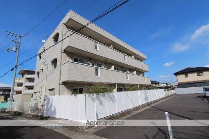 香川県高松市三条町の賃貸アパートの外観