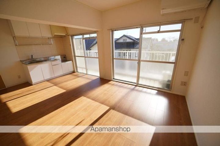 サンライズ松戸304の居間