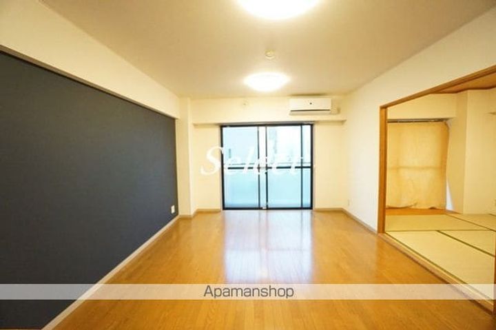 神奈川県横浜市南区大岡1丁目の賃貸マンションの居間