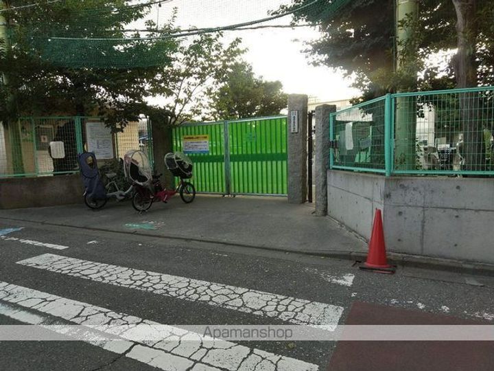 東京都杉並区下高井戸1丁目の賃貸マンションの周辺