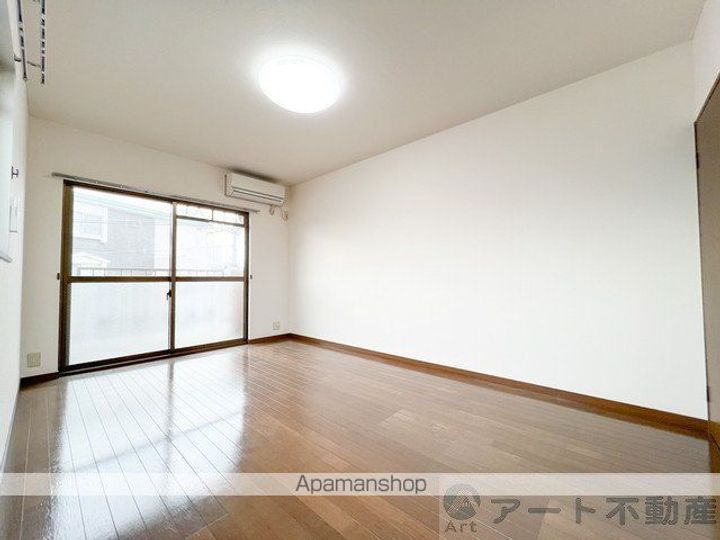 ブルーミングローズの内装