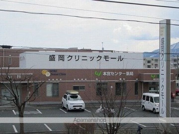 コム・シェ・ヴ Aの周辺