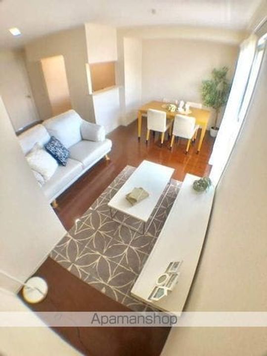 レジデンス琵琶の居間