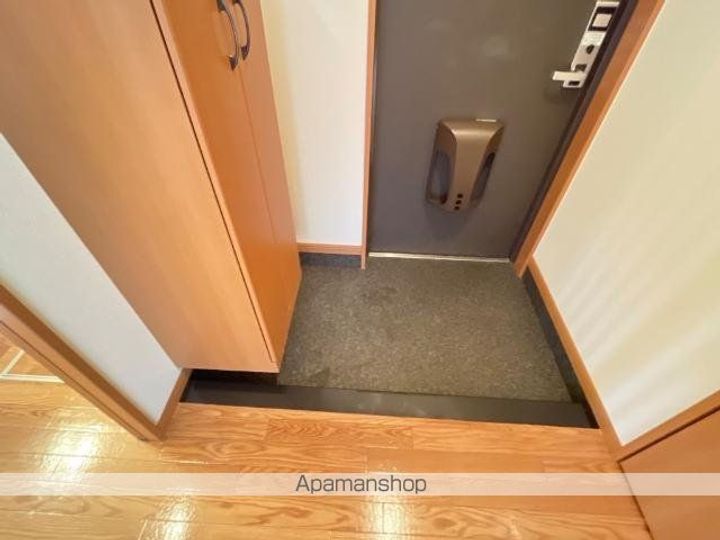 岐阜県岐阜市太郎丸の賃貸アパートの玄関