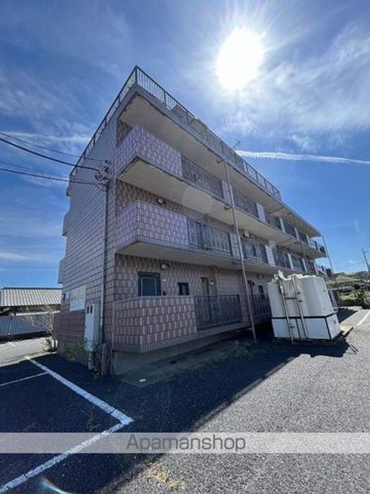 マンションリラの外観