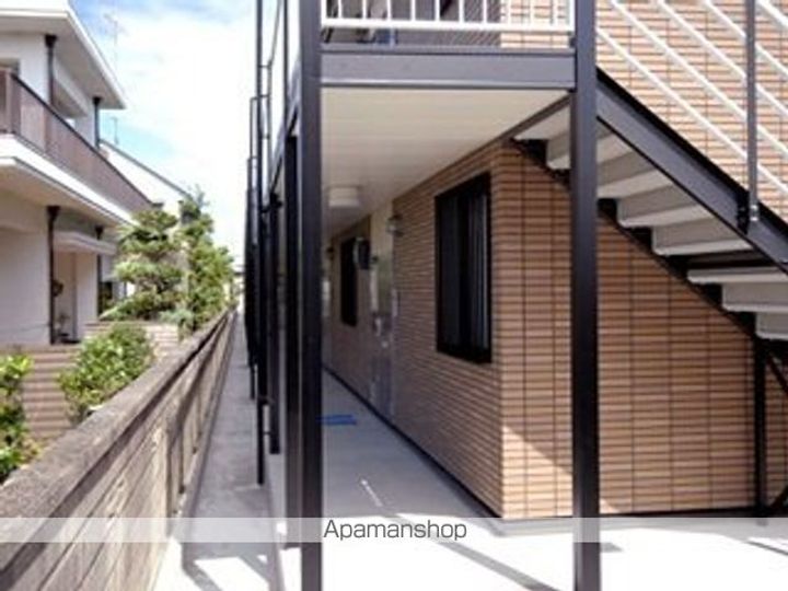 レオパレス勝浦川の玄関