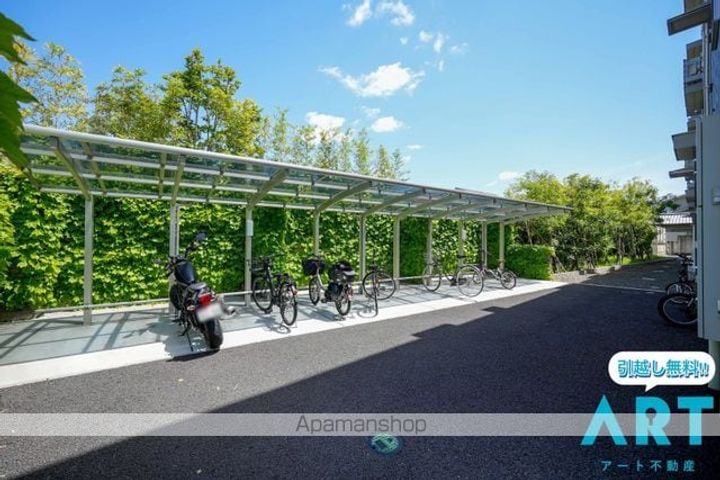 プレジデント持田 A棟の外観