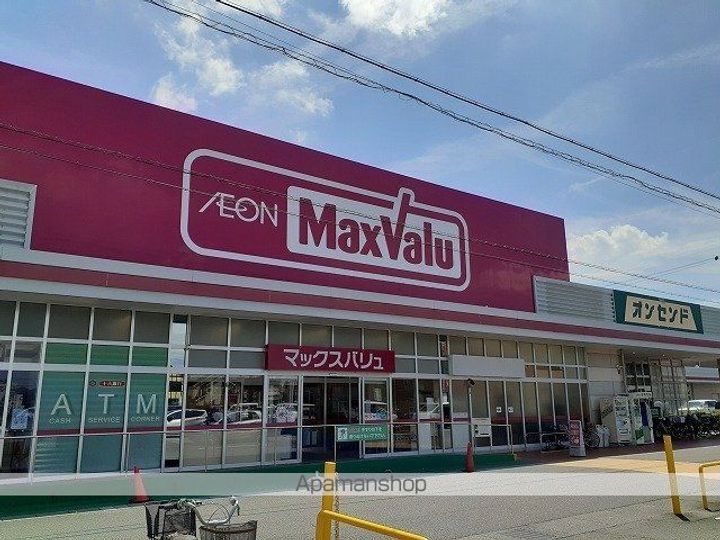 スクエアガーデンの周辺