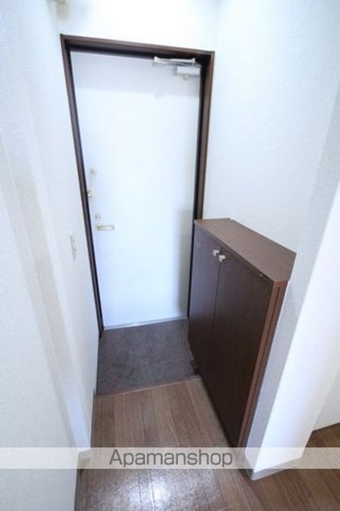 大阪府豊中市螢池東町1丁目の賃貸マンションの玄関