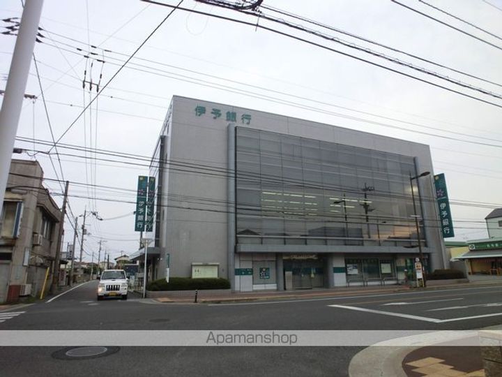メゾン穐山の周辺