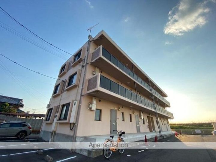 香川県高松市東山崎町の賃貸マンションの外観