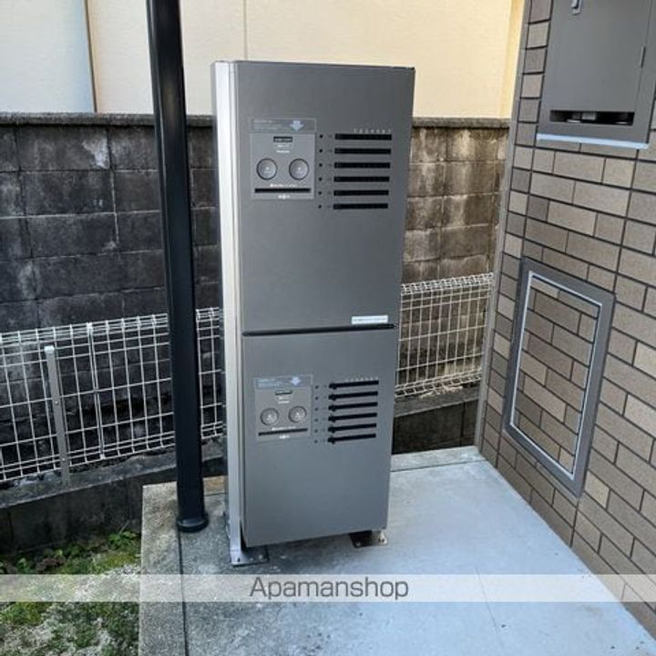 ハイツ神宮103の外観