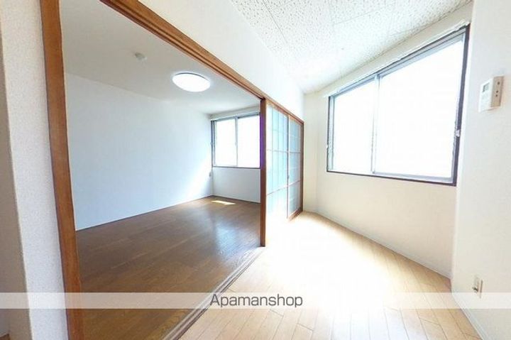石原マンションの居間