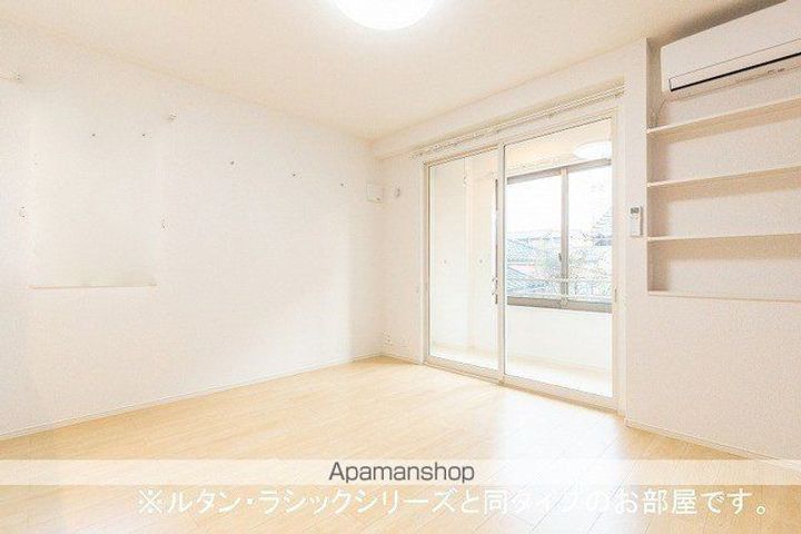 プレミアコート 上高津の居間