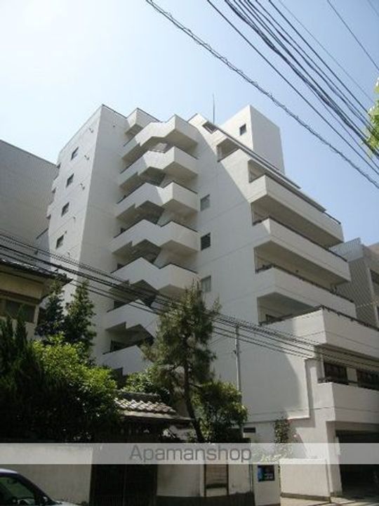 イースト博多の外観