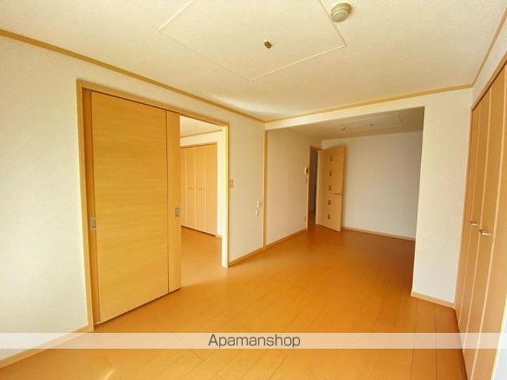 香川県高松市今里町1丁目の賃貸マンションの内装