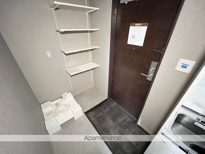 バックス大津雄琴レイクヒルズ101の玄関