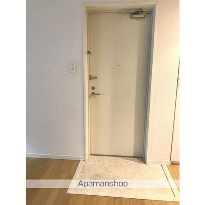 東京都渋谷区恵比寿1丁目の賃貸マンションの玄関