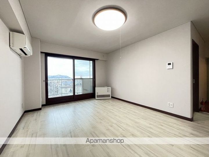 パイオニア美原の居間