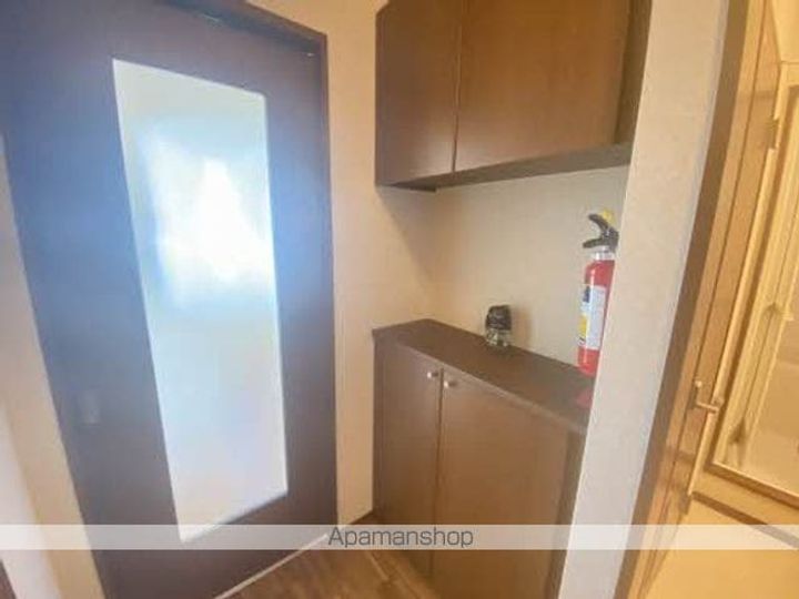 サラームB202の玄関