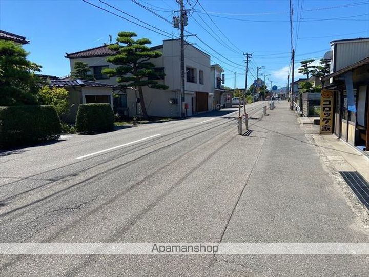 サンモール・N102の周辺
